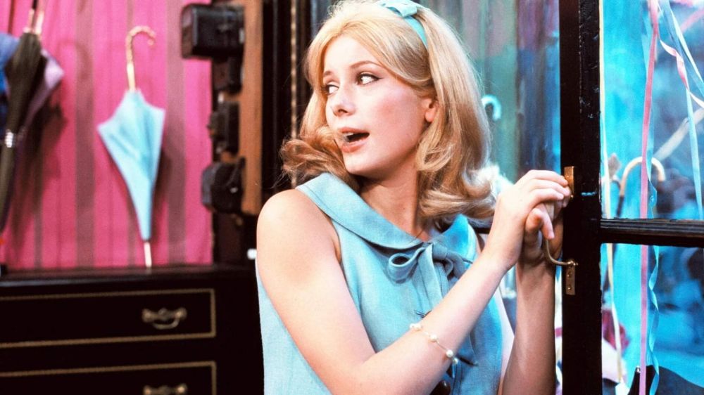  The Umbrellas of Cherbourg 